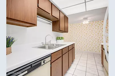 6340 Americana Drive #216, Willowbrook, IL 60527 - Photo 13
