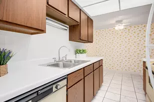 6340 Americana Dr, Willowbrook, IL 60527 - Photo 13