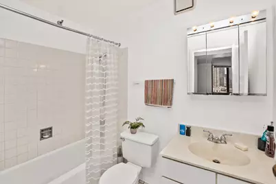 33 W Delaware Place #22J, Chicago, IL 60610 - Photo 9