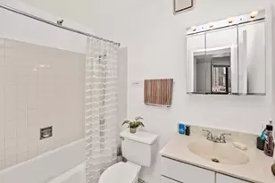 33 W Delaware Pl, Chicago, IL 60610 - Photo 9