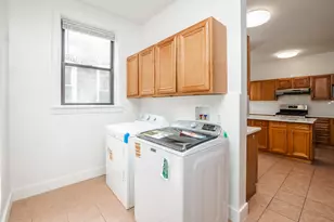 1347 E Hyde Park Blvd, Chicago, IL 60615 - Photo 3