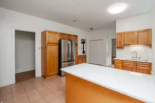 1347 E Hyde Park Blvd, Chicago, IL 60615 - Photo 11