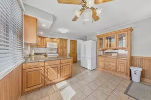 12912 W Playfield Dr, Crestwood, IL 60418 - Photo 5