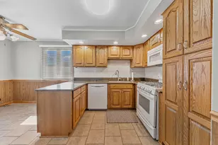 12912 W Playfield Dr, Crestwood, IL 60418 - Photo 7