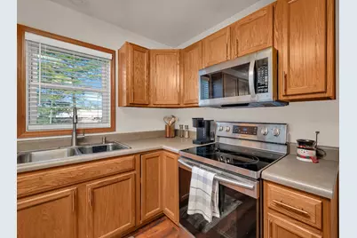 209 N Pine Street, Gardner, IL 60424 - Photo 11
