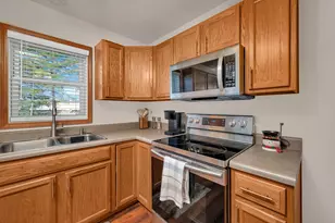 209 N Pine St, Gardner, IL 60424 - Photo 11