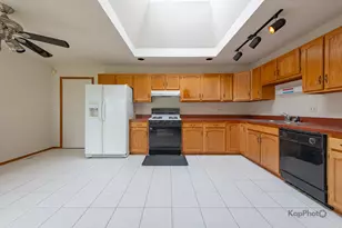 22341 Cornell Ave, Sauk Village, IL 60411 - Photo 9