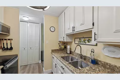 18 E Old Willow Road #504N, Prospect Heights, IL 60070 - Photo 7