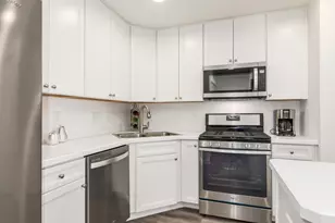 628 Florence St, Hampshire, IL 60140 - Photo 9