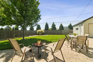 805 E Ironwood Dr, Mount Prospect, IL 60056 - Photo 21