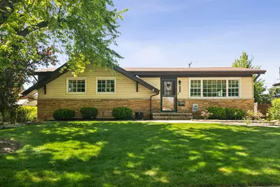 805 E Ironwood Drive, Mount Prospect, IL 60056 - Photo 1
