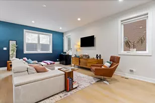 3033 N Clybourn Ave, Chicago, IL 60618 - Photo 11