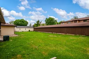 320 E Marshall St, Belvidere, IL 61008 - Photo 35