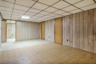 320 E Marshall St, Belvidere, IL 61008 - Photo 27