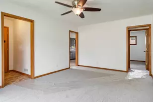 320 E Marshall St, Belvidere, IL 61008 - Photo 5