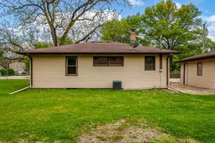 320 E Marshall St, Belvidere, IL 61008 - Photo 37