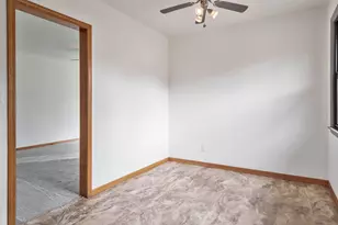 320 E Marshall St, Belvidere, IL 61008 - Photo 9