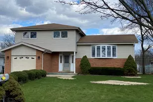 1403 N Sauk Ln, Mount Prospect, IL 60056 - Photo 1