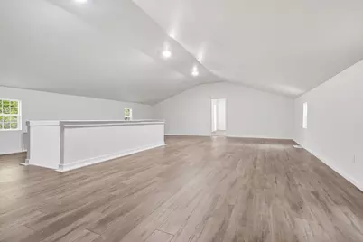 305 Parkway Court, Gridley, IL 61744 - Photo 3