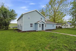 305 Parkway Ct, Gridley, IL 61744 - Photo 31