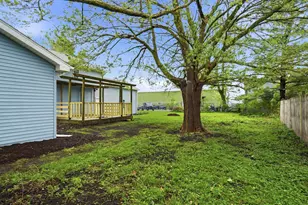 305 Parkway Ct, Gridley, IL 61744 - Photo 37