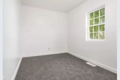 305 Parkway Court, Gridley, IL 61744 - Photo 11