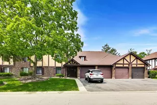 1720 Lakecliffe Dr, Wheaton, IL 60189 - Photo 1