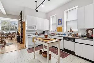 4217 W Grace St, Chicago, IL 60641 - Photo 7