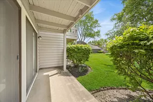 349 Newgate Ct, Schaumburg, IL 60193 - Photo 17