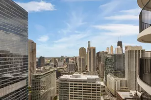 300 N State St, Chicago, IL 60654 - Photo 17