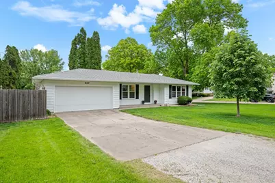 907 Colony Drive, Davenport, IA 52806 - Photo 3