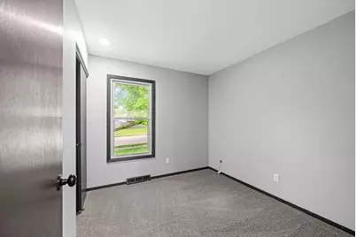 907 Colony Drive, Davenport, IA 52806 - Photo 23