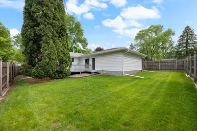 907 Colony Drive, Davenport, IA 52806 - Photo 35