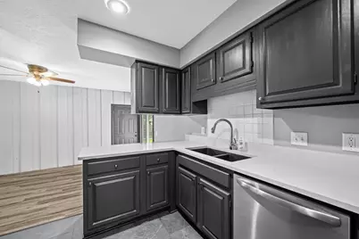 907 Colony Drive, Davenport, IA 52806 - Photo 13