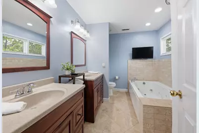 890 Norman Drive, Hoffman Estates, IL 60192 - Photo 27
