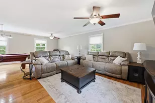 890 Norman Dr, Hoffman Estates, IL 60192 - Photo 13