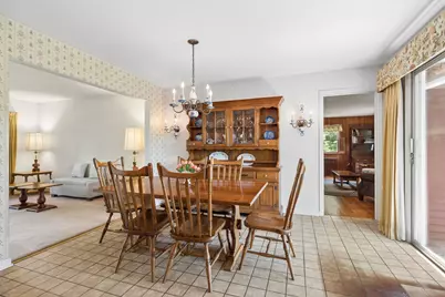 23W081 Red Oak Drive, Glen Ellyn, IL 60137 - Photo 5