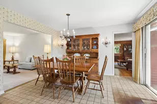 23W081 Red Oak Dr, Glen Ellyn, IL 60137 - Photo 5