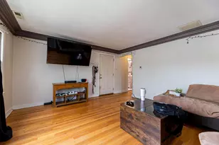 7118 S Mozart St, Chicago, IL 60629 - Photo 3