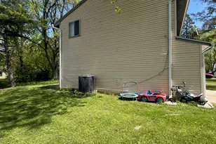 1064 Amherst Ln, University Park, IL 60484 - Photo 3