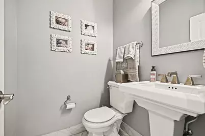 2070 Holt Lane, South Elgin, IL 60177 - Photo 11