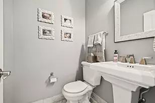2070 Holt Ln, South Elgin, IL 60177 - Photo 11
