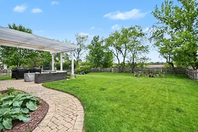 2070 Holt Lane, South Elgin, IL 60177 - Photo 25