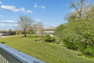 34306 N Birch Ln, Gurnee, IL 60031 - Photo 15
