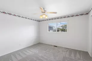 34306 N Birch Ln, Gurnee, IL 60031 - Photo 9