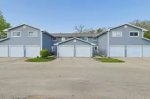 34306 N Birch Ln, Gurnee, IL 60031 - Photo 1