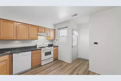 34306 N Birch Lane #16C, Gurnee, IL 60031 - Photo 5