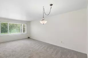 34306 N Birch Ln, Gurnee, IL 60031 - Photo 7