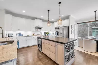 110 S Washington Street, Wheaton, IL 60187 - Photo 17