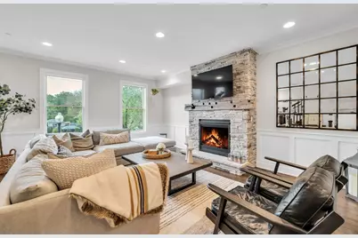 110 S Washington Street, Wheaton, IL 60187 - Photo 9